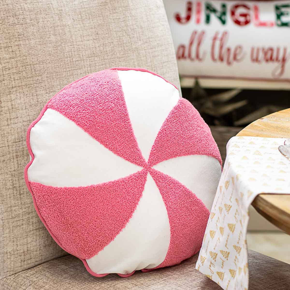 The Royal Standard | Peppermint Pillow | 18x18